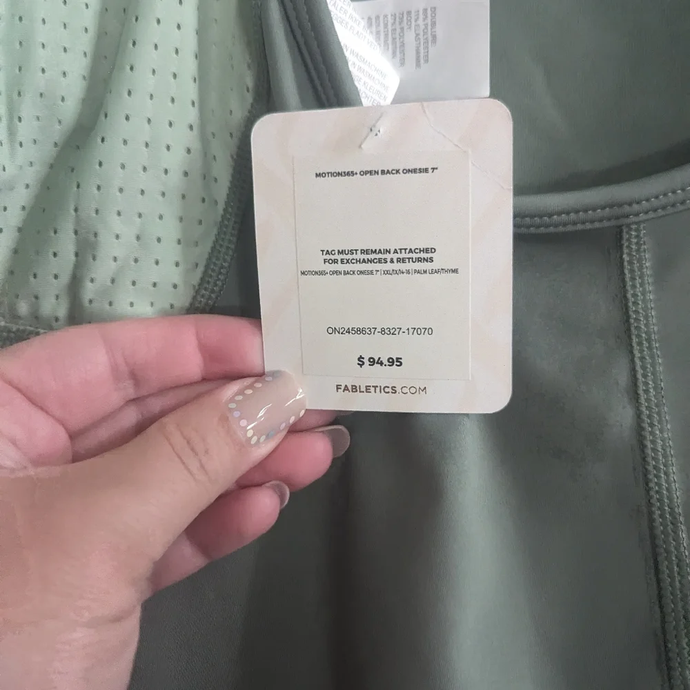Fabletics Khloe Kardashian - Picture 5 of 7
